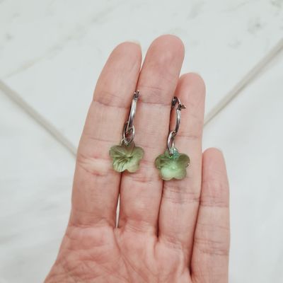 ARGOLLA FINA CON CRISTAL - FLOR VERDE - Imagen 1