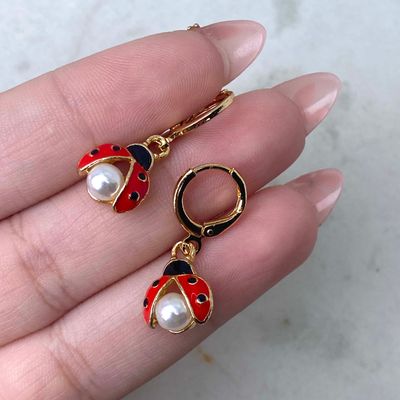 ARGOLLA ACERO DORADO BRISURA VAQUITA DE SAN ANTONIO CON PERLA - Imagen 1