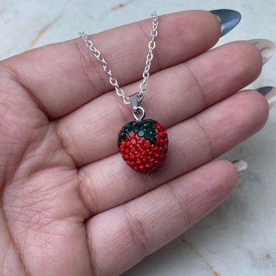 COLLAR ACERO BLANCO - FRUTILLA INFLADA CON MICROCRISTALES ROJOS Y VERDES - Imagen 1