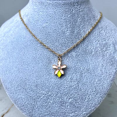 COLLAR ACERO DORADO - FLOR ROSA CON STRASS BLANCO - Imagen 1
