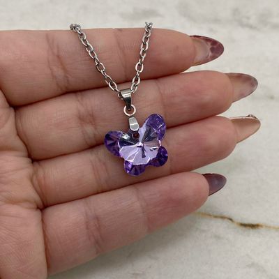 COLLAR CON DIJE CRISTAL - MARIPOSA LILA - Imagen 1