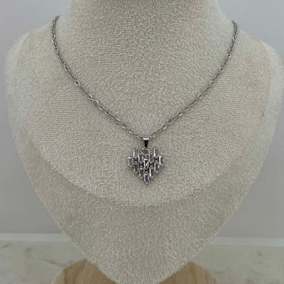 COLLAR CORAZON CON CUBICS RECTANGULARES TRANSPARENTES - Imagen 1