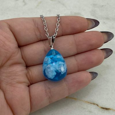 COLLAR CIELO GRANDE FORMA GOTA CELESTE - Imagen 1
