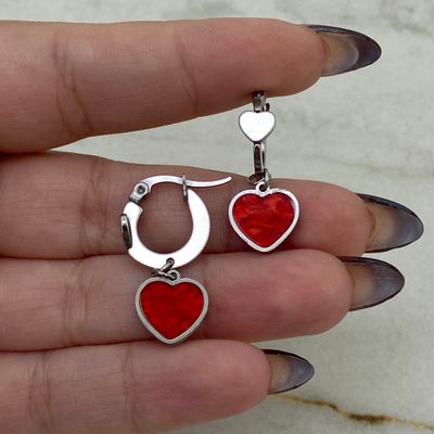 ARGOLLA PLANA CON CORAZON LISO Y CORAZON COLGANTE - ROJO - Imagen 1