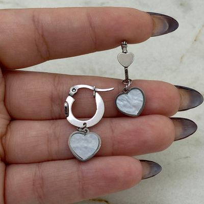 ARGOLLA PLANA CON CORAZON LISO Y CORAZON COLGANTE - BLANCO - Imagen 1