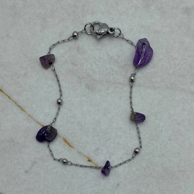 PULSERA FINA CON BOLITAS Y PIEDRA AMATISTA - Imagen 1