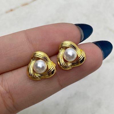 AROS ACERO DORADO PERLA CON 3 LINEAS CURVAS - Imagen 1