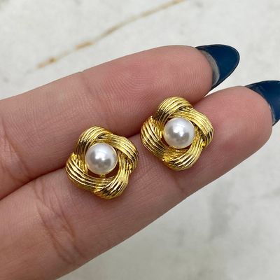 AROS ACERO DORADO PERLA CON 4 LINEAS CURVAS - Imagen 1