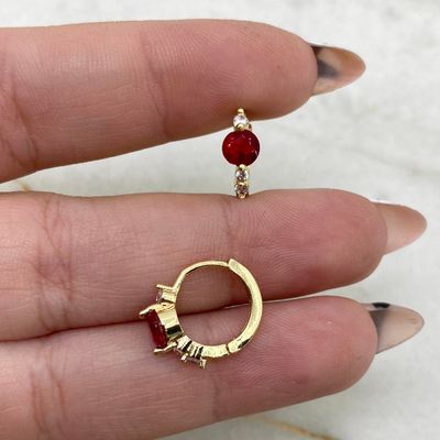 ARGOLLA ACERO DORADO BISAGRA CON STRASS Y CUBIC - ROJO - Imagen 1