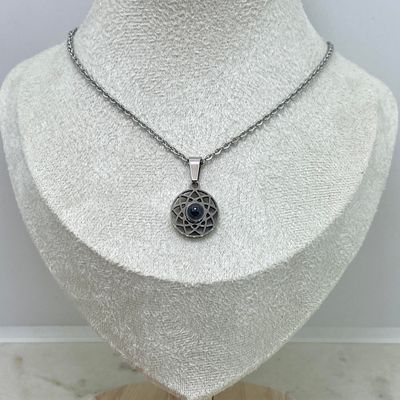 COLLAR CON DIJE QUE PROYECTA TE AMO EN 100 IDIOMAS - MANDALA - Imagen 1