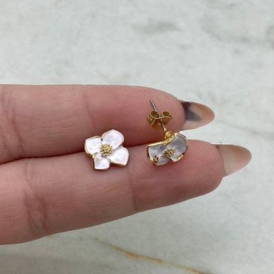 AROS ACERO DORADO FLOR ESMALTADA CHICA - BLANCA - Imagen 1