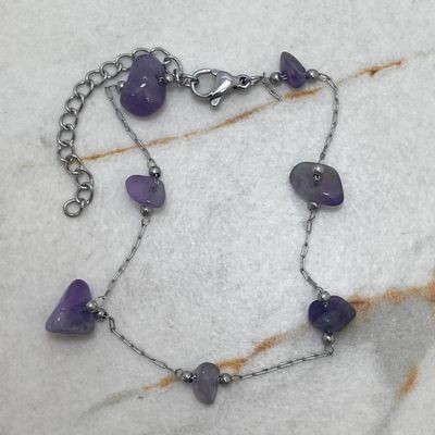 PULSERA FINA CON BOLITAS Y PIEDRA AMATISTA - Imagen 1